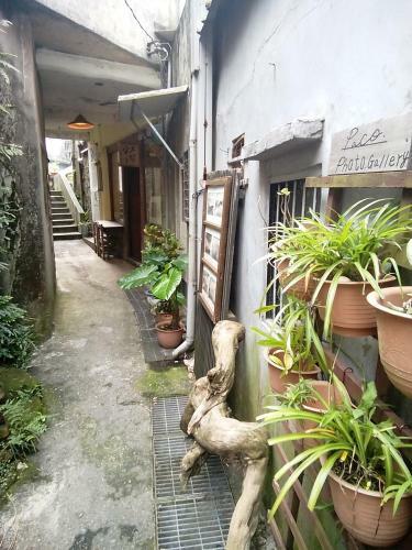 Jiufen Alleyway B&B