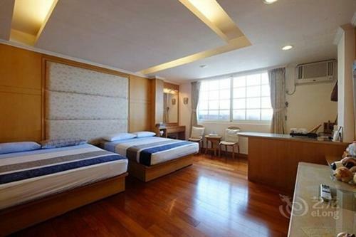 Hostal Wensing House