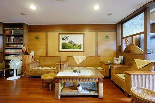 Hostal Wensing House