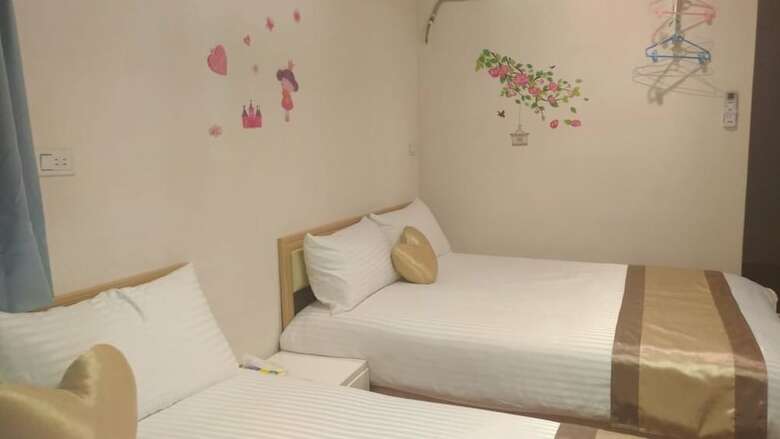Hotel Sunny's Home