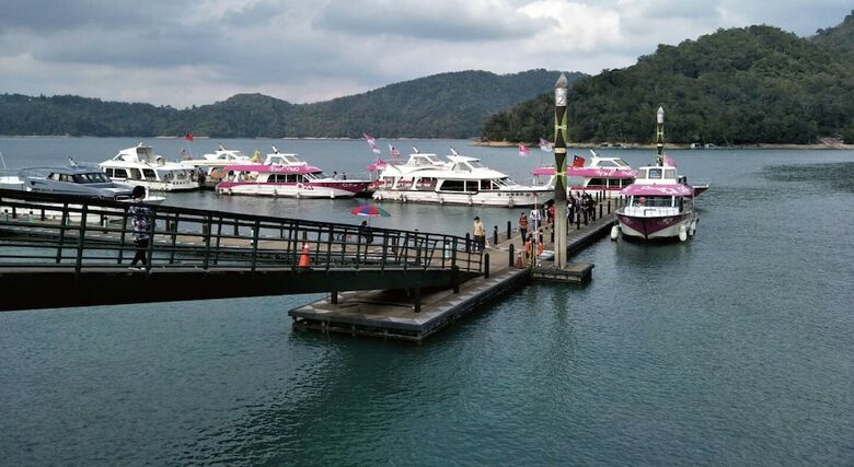 Mountain Fish Water Hotel