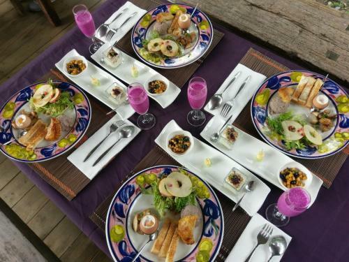 Cenacle B & B