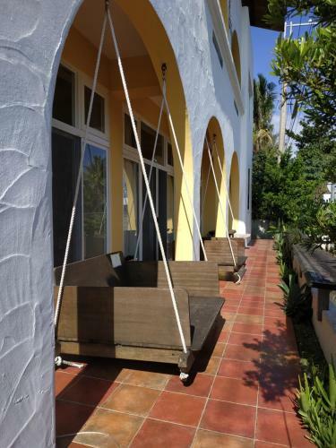 Cenacle B & B