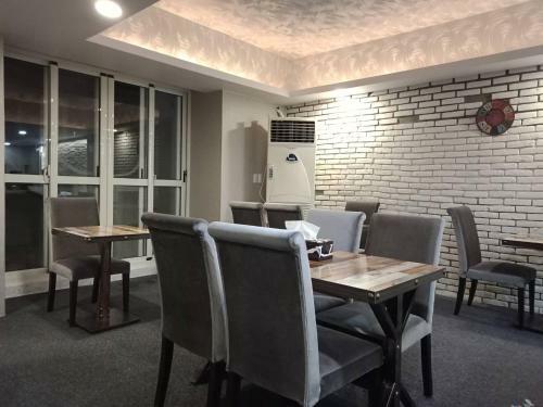Aiyue Hotel