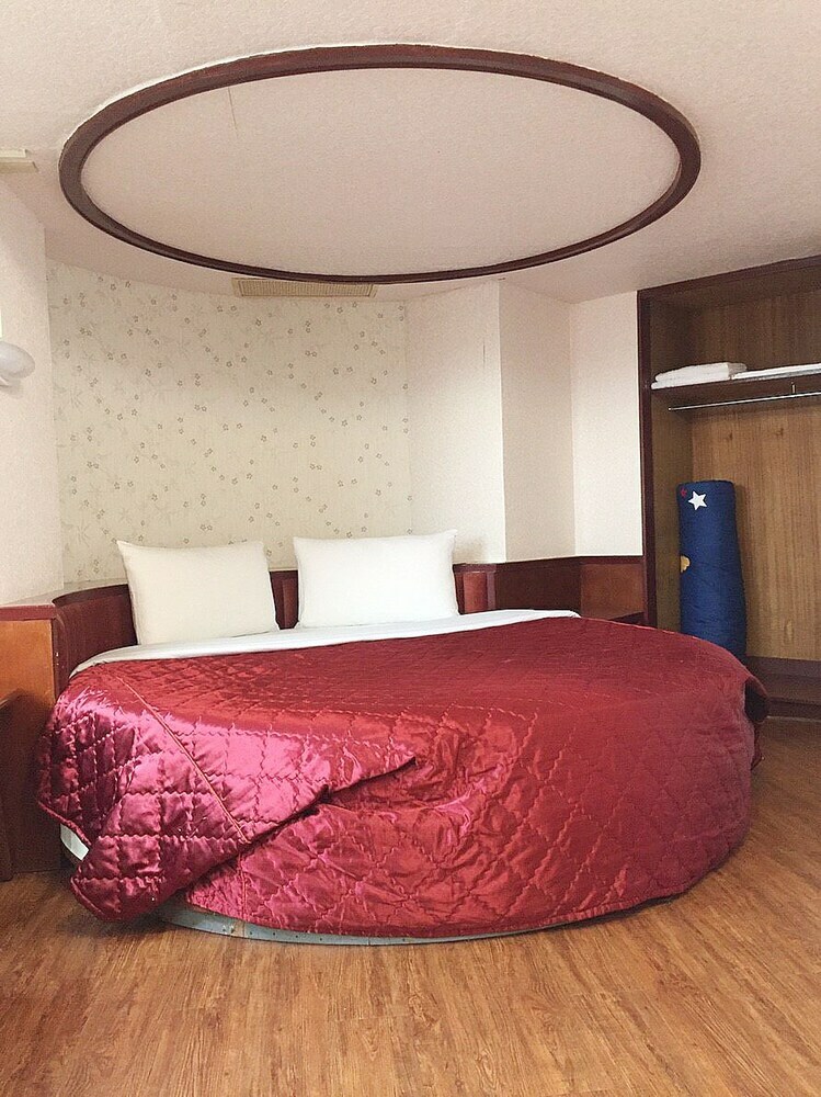 Diamond Hotel
