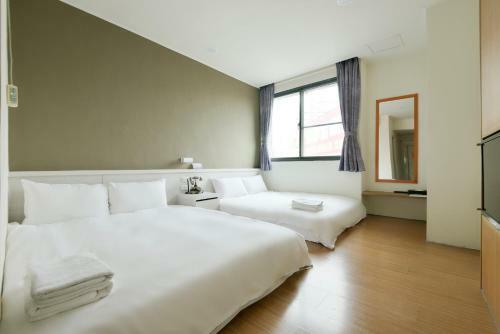Raise Hotel