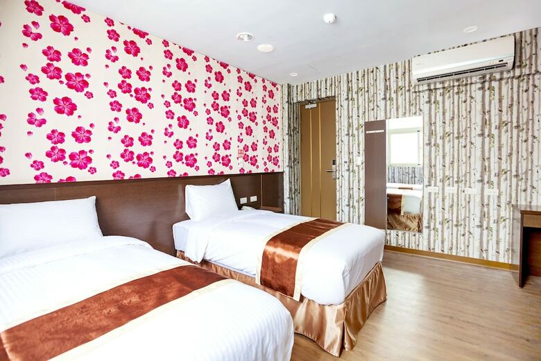 A Ace Hotel
