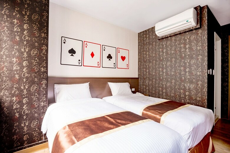 A Ace Hotel