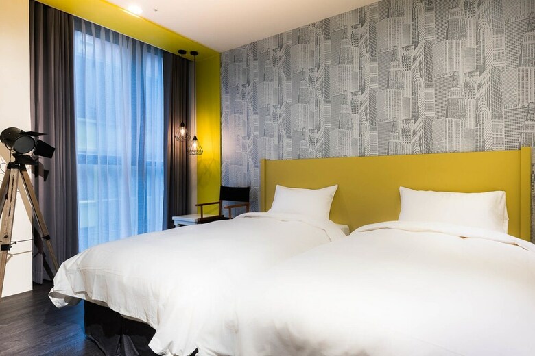 Hotel Half