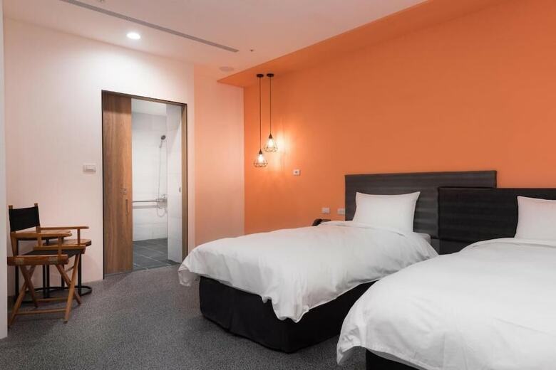 Hotel Half
