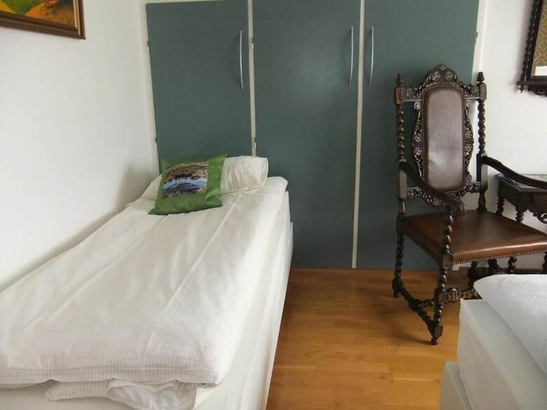 Bed & Breakfast Akra Guesthouse