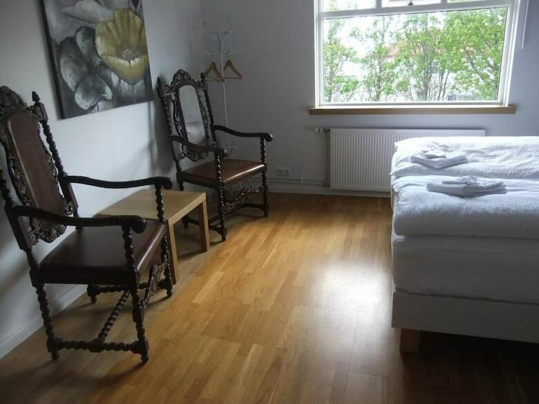 Bed & Breakfast Akra Guesthouse