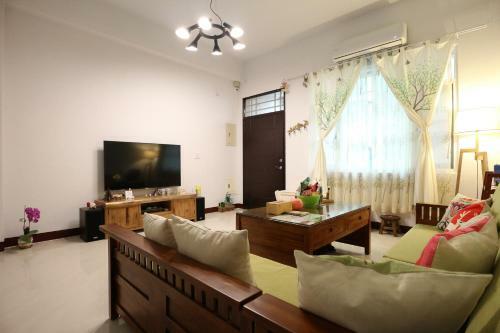Happy Together Guesthouse