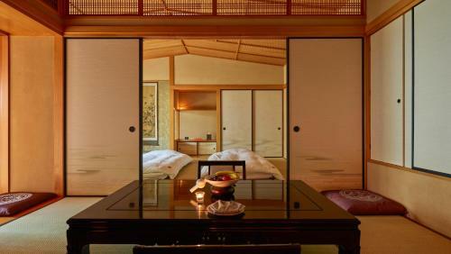 Hotel Villa 32 (guests Must Be 16+)