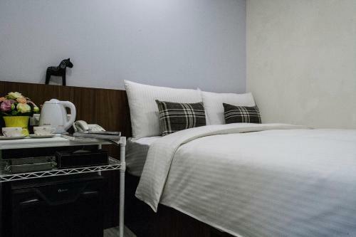 Hotel No. 3 Living