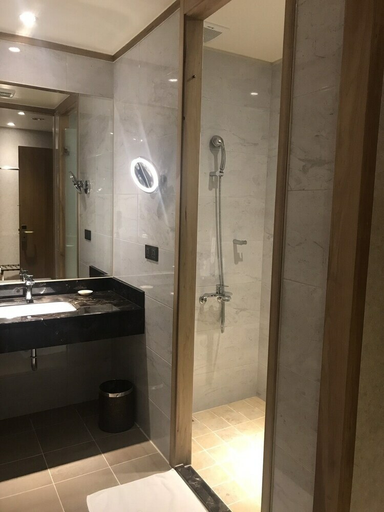 Lixin Grand Hotel