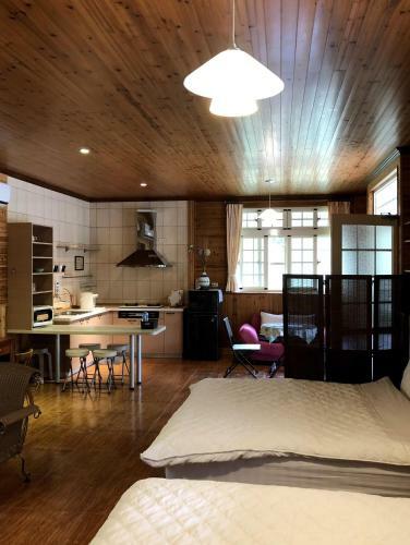 Lodge Chalets Located Sun Moon Lake