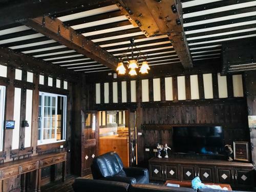 Black Forest Manor