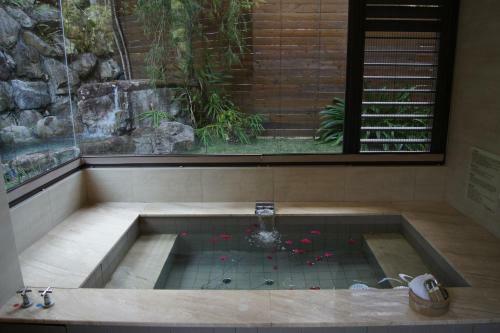 Go Ya Hot Spring