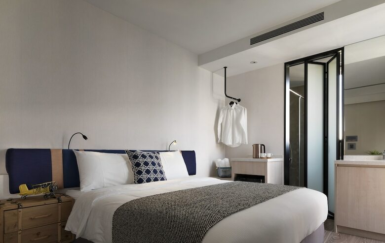 Explore Hotel