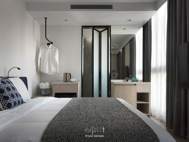 Explore Hotel