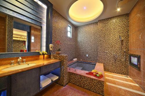 Hua Pinju Motel