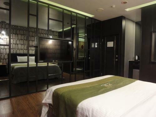 Yi Don Motel