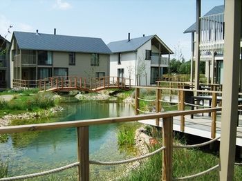 Golden Lakes Village / Ardennes