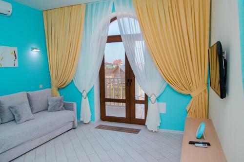 Mini Hotel Yna