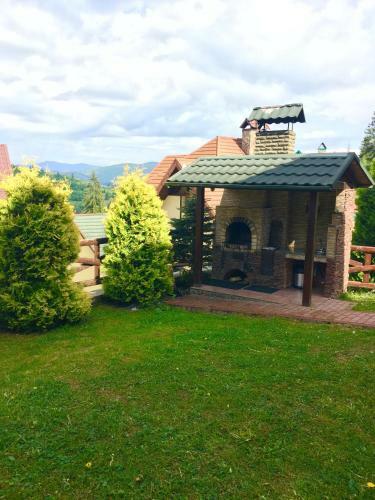 Hostal Chalet Trostian