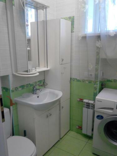 Apartment On Metalurgov Avenue