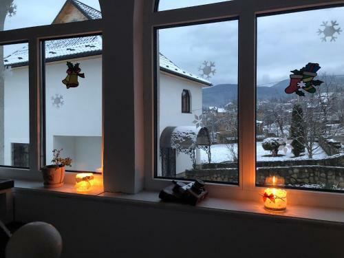 Hostal Village