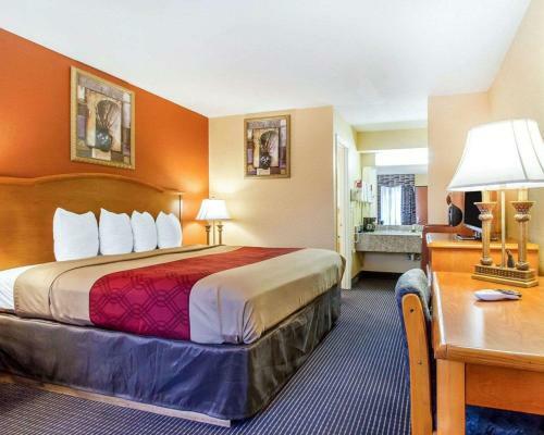 Hotel Econo Lodge Inn & Suites