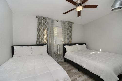 Scottsdale Vacation Home Sleeps 14