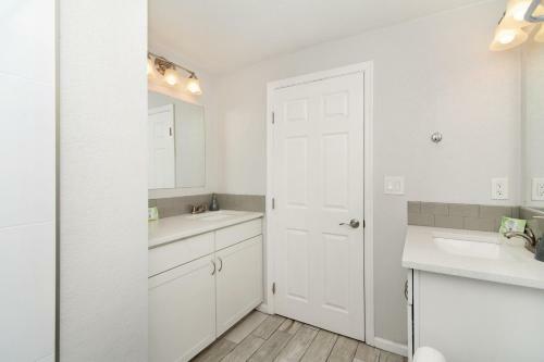 Scottsdale Vacation Home Sleeps 14