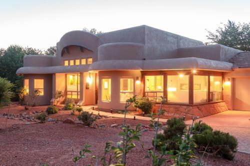 Sunrise House - Sedona Chapel District