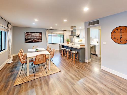 8501 E Mariposa Home