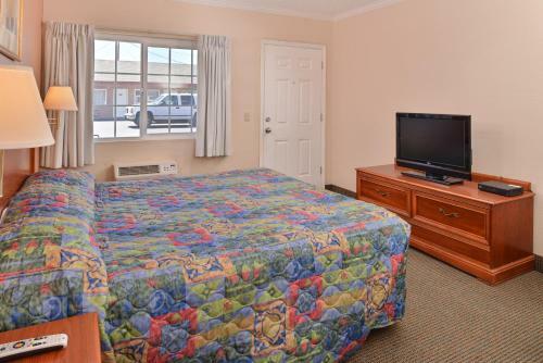 Golden Eagle Motel