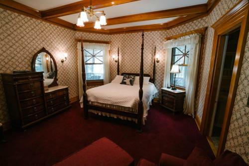 Mccloud Hotel