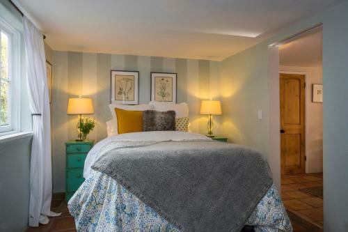 Cota Hideaway