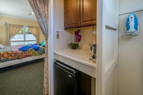 Posada Beach House Inn