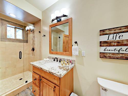 831 Patricia Cabin