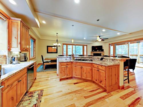 831 Patricia Cabin