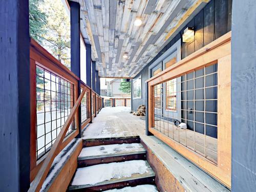 Chic Ski Retreat Home Home