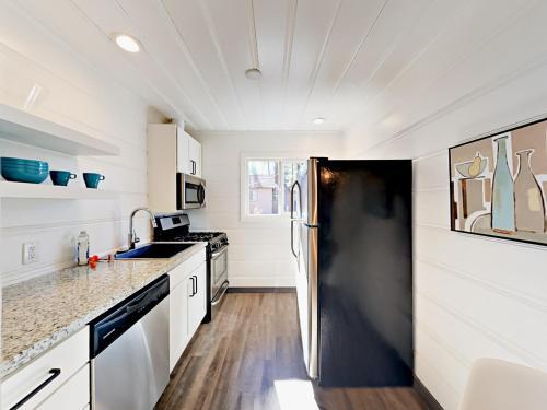 4093 Manzanita Ave Townhouse