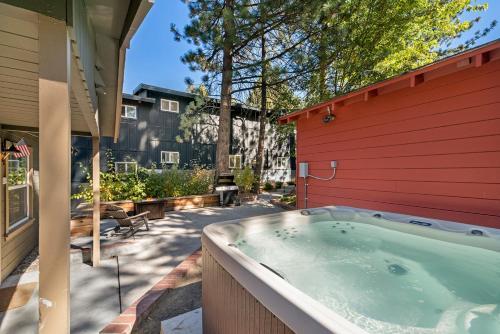 4093 Manzanita Ave Townhouse