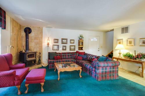 Moss Mountain Home