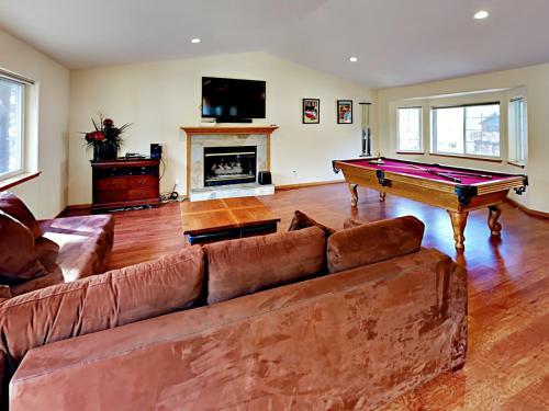 2464 Cougar Trail Home