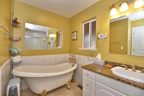 839 Paloma Avenue Home