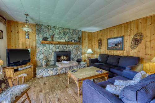 Spruce Grove Cabin Retreat